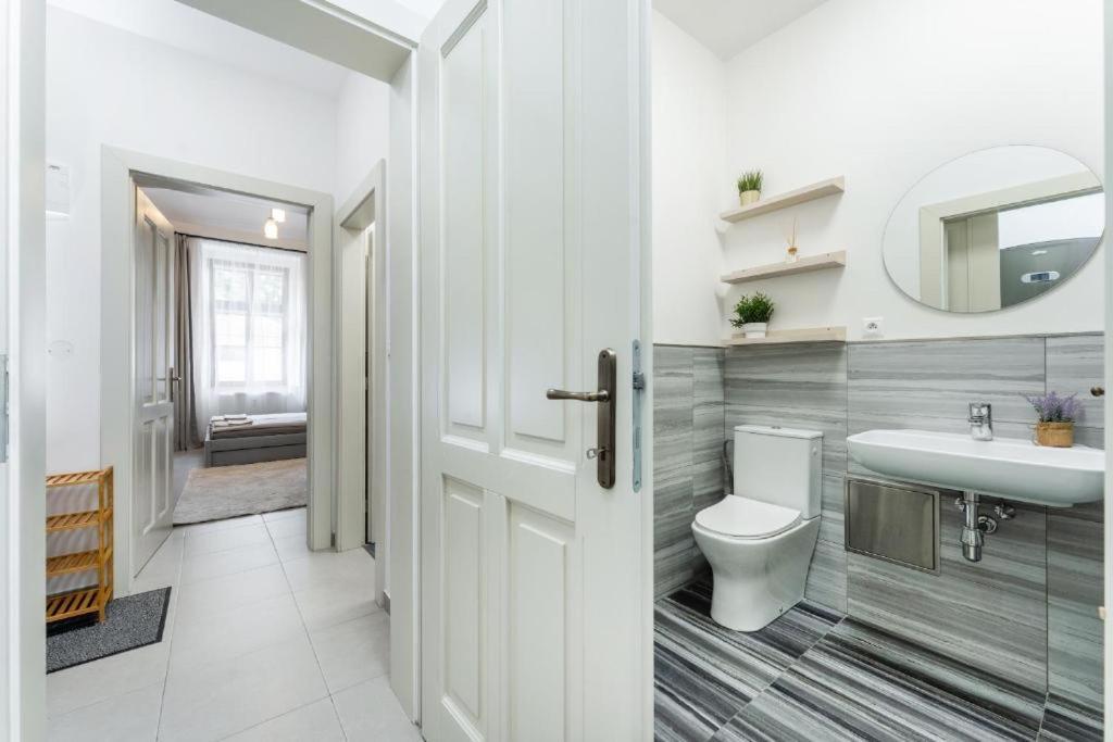 شقة Nice Apartman In New Town براغ المظهر الخارجي الصورة