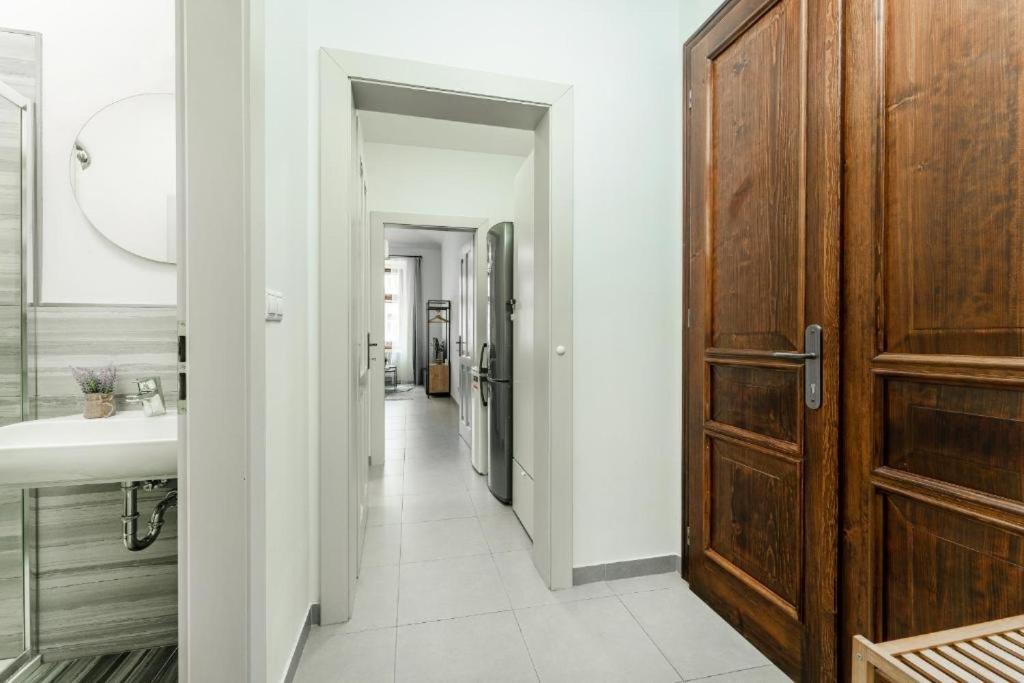 شقة Nice Apartman In New Town براغ المظهر الخارجي الصورة